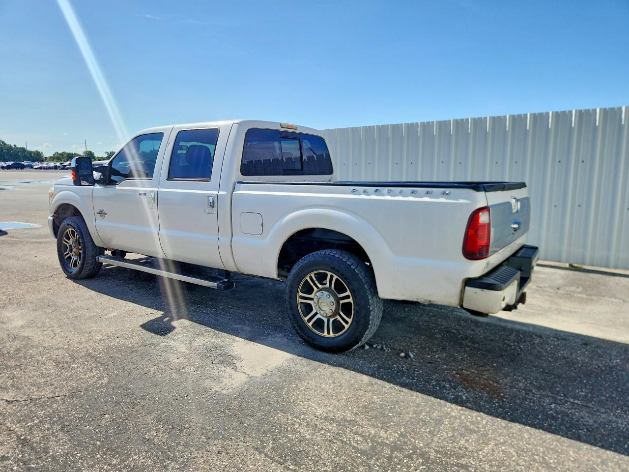 2015 Ford F250 Super Duty - zdjęcie 2