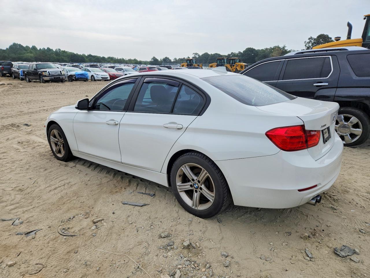 2013 BMW Seria 3 328i - zdjęcie 2