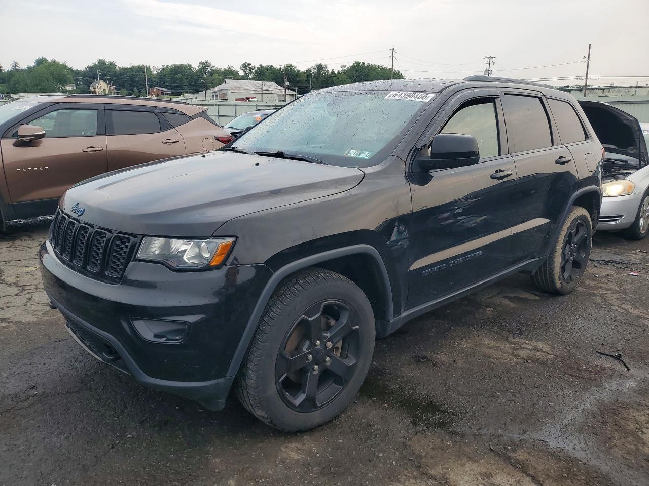 2019 Jeep Grand Cherokee Laredo - zdjęcie główne
