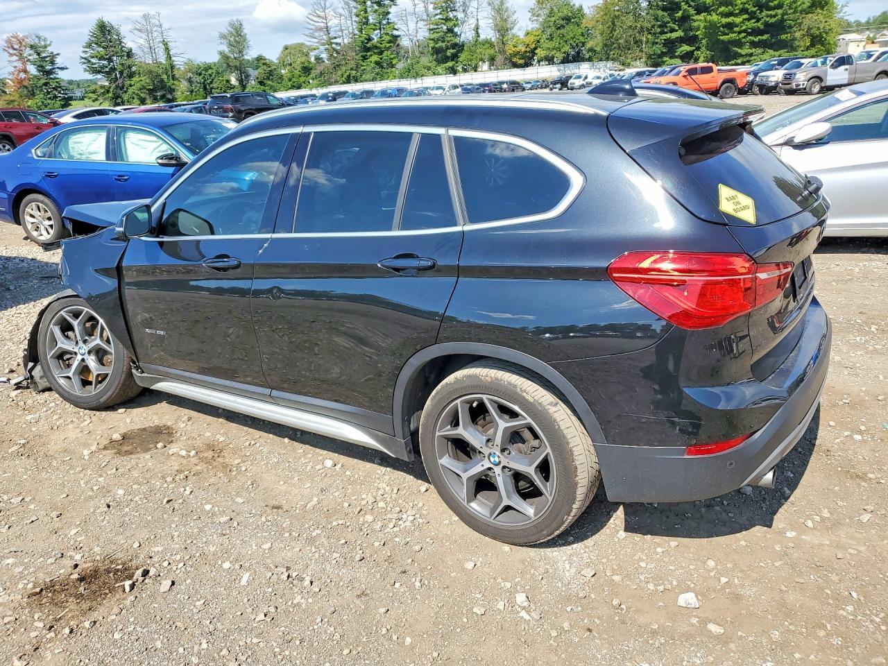 2016 BMW X1 xDrive28I - zdjęcie 2