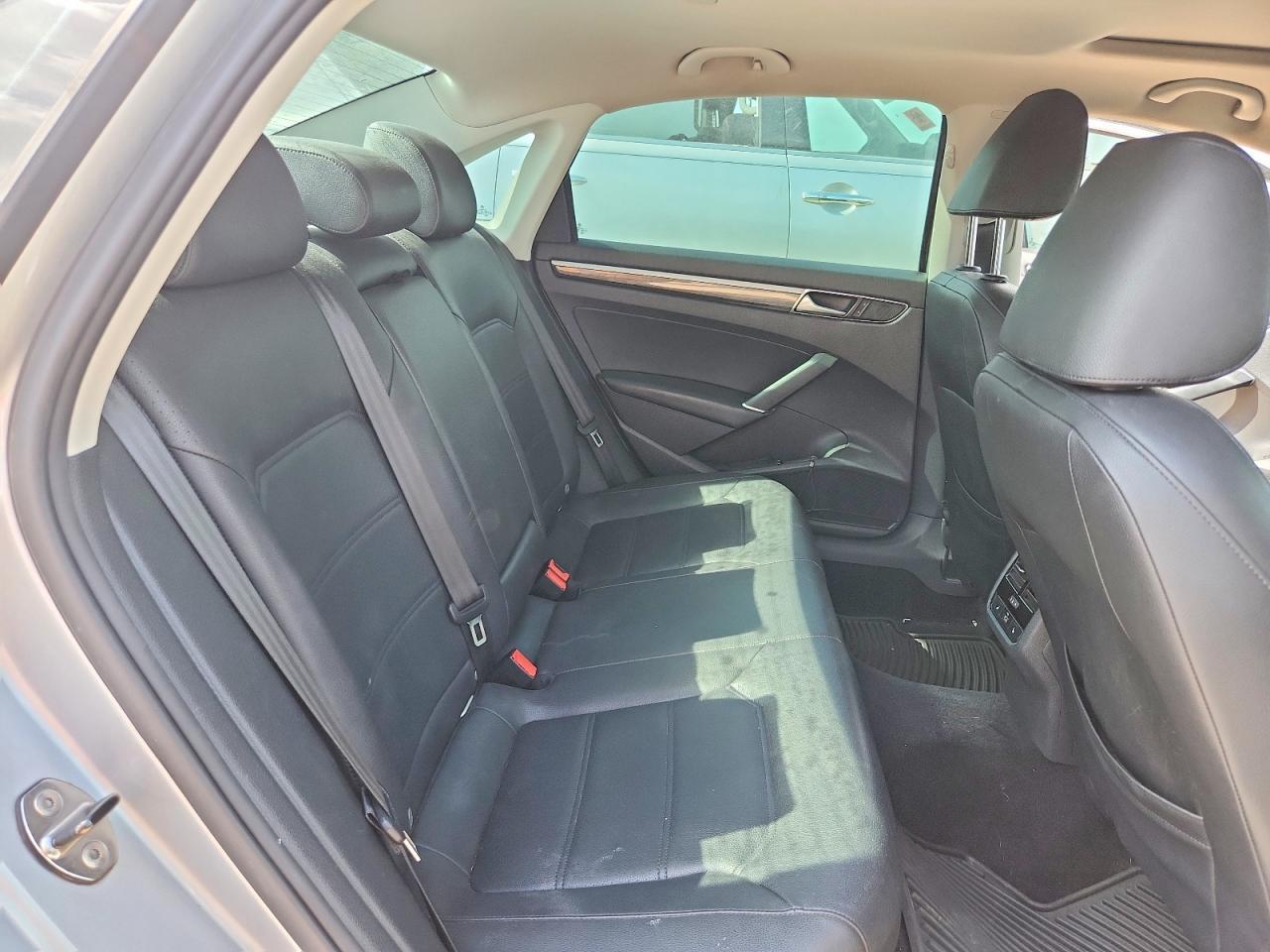 2016 Volkswagen Passat - zdjęcie 10