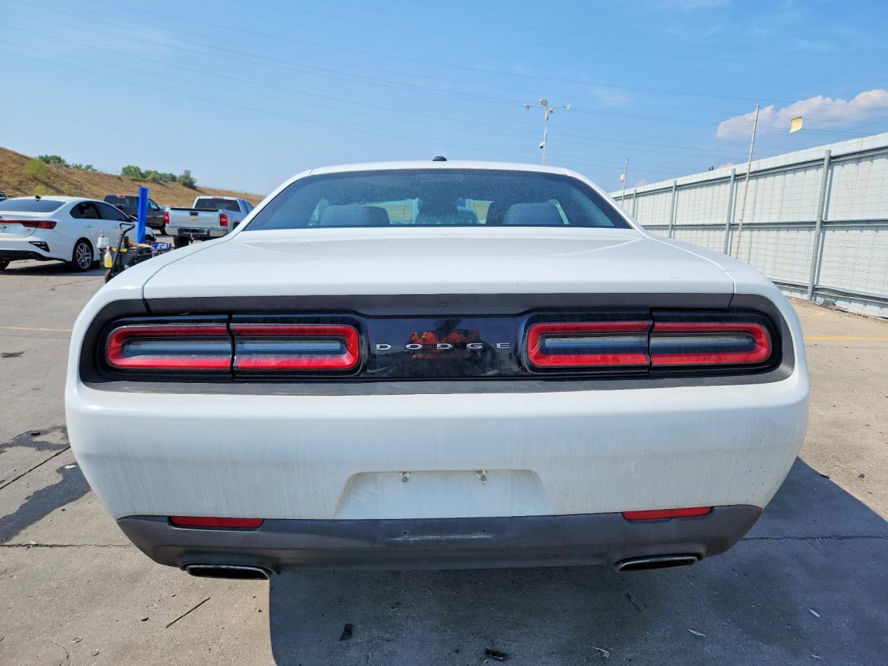 2017 Dodge Challenger Sxt - zdjęcie 6
