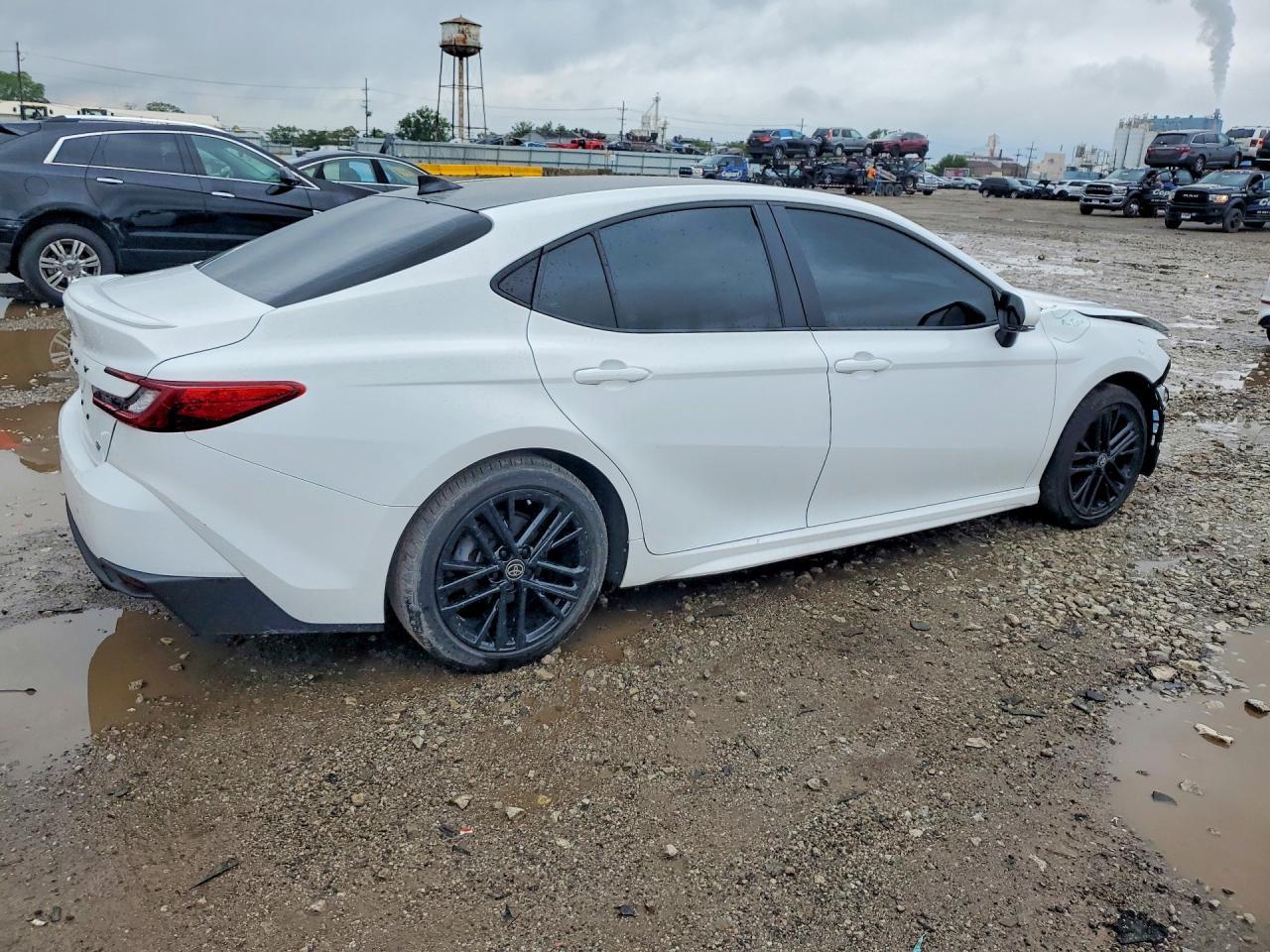 2025 Toyota Camry Se - zdjęcie 3