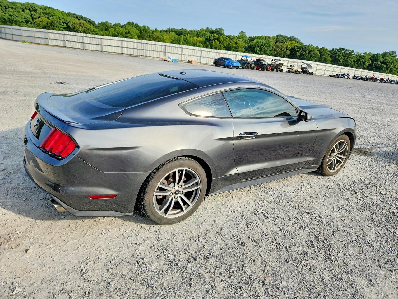 2015 Ford Mustang - zdjęcie 3