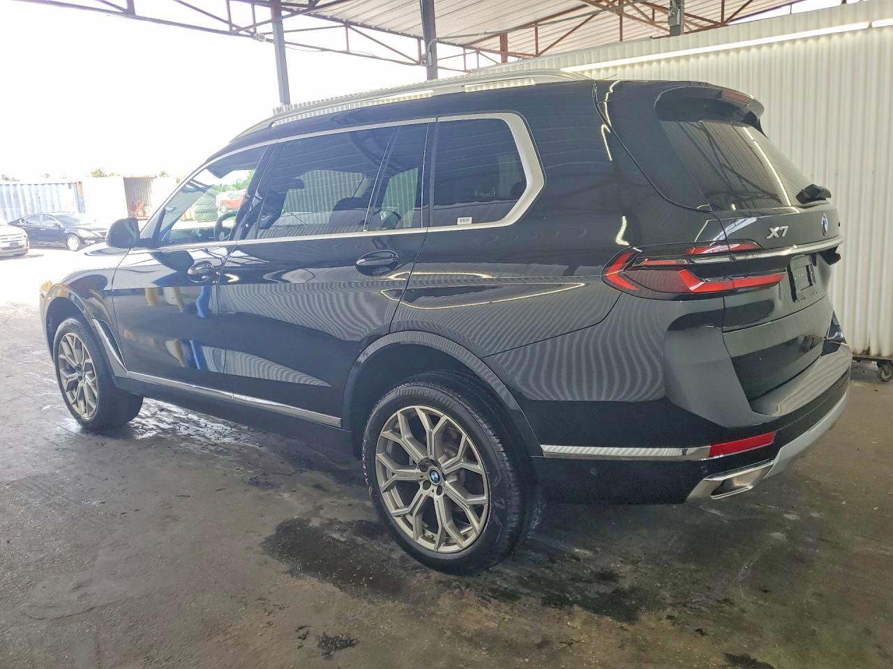 2027 BMW X7 xDrive40I - zdjęcie 2