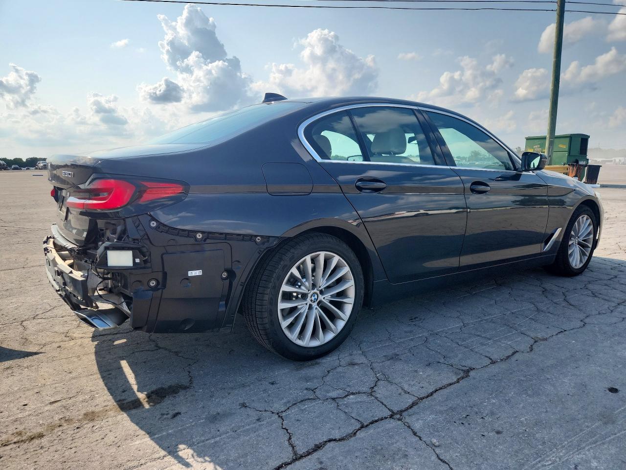 2021 BMW Seria 5 530i - zdjęcie 3