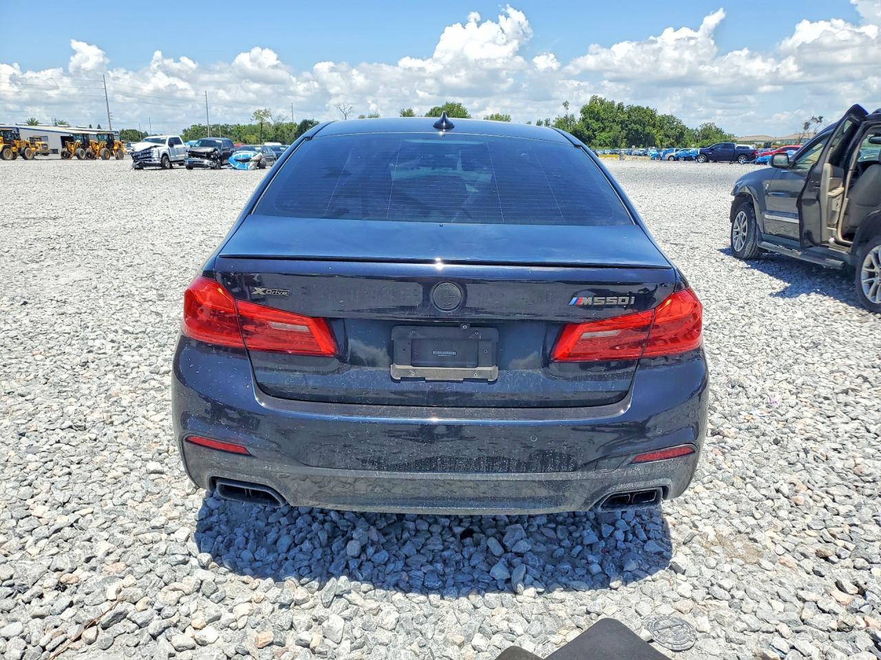 2019 BMW Seria 5 M550i - zdjęcie 6