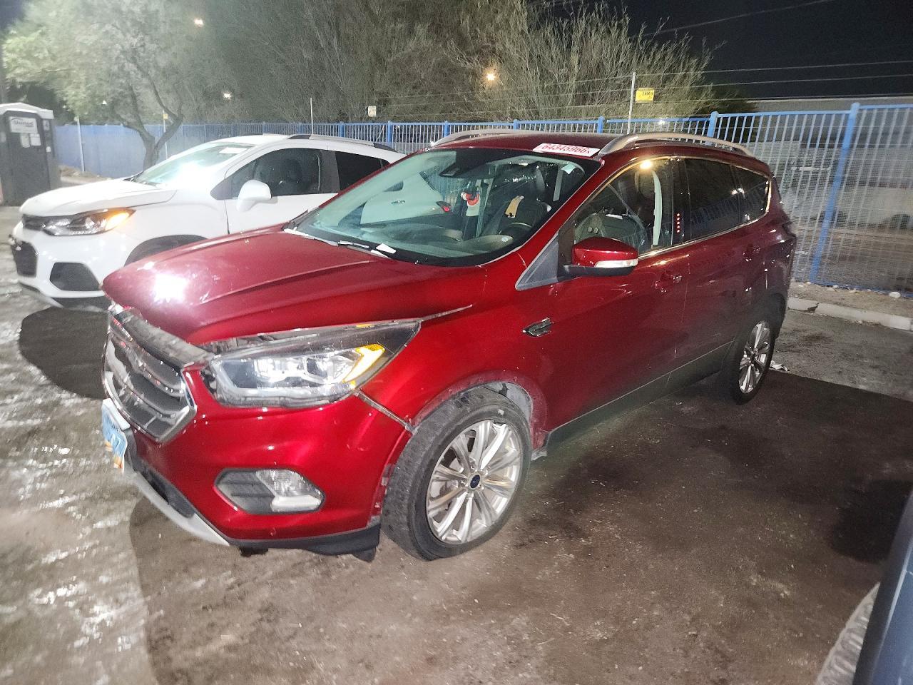 2017 Ford Escape Titanium - zdjęcie główne
