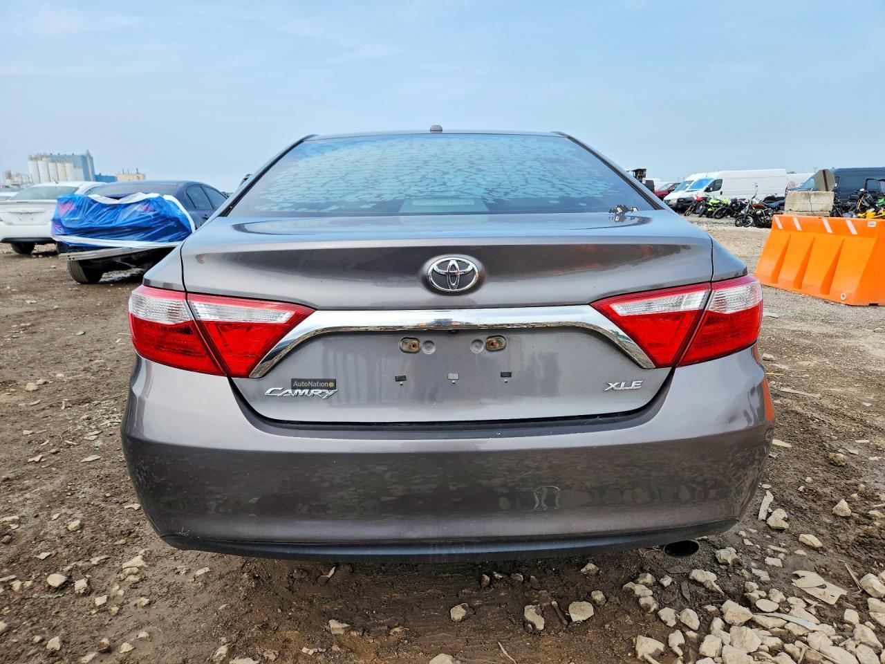 2016 Toyota Camry Xle - zdjęcie 6