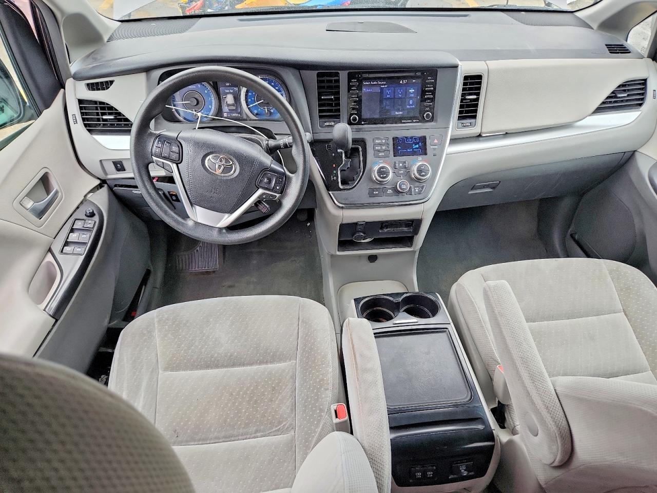 2018 Toyota Sienna Le - zdjęcie 8