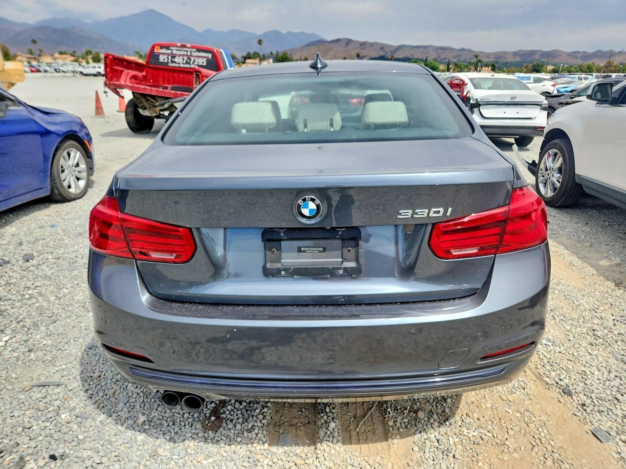 2018 BMW 330 I - zdjęcie 6