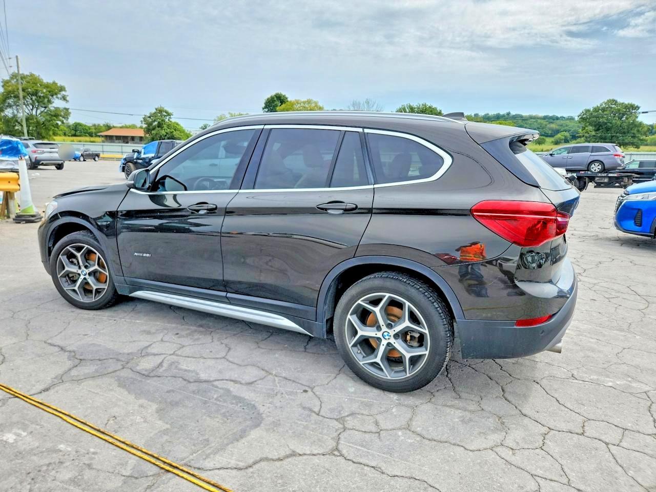 2018 BMW X1 xDrive28I - zdjęcie 2
