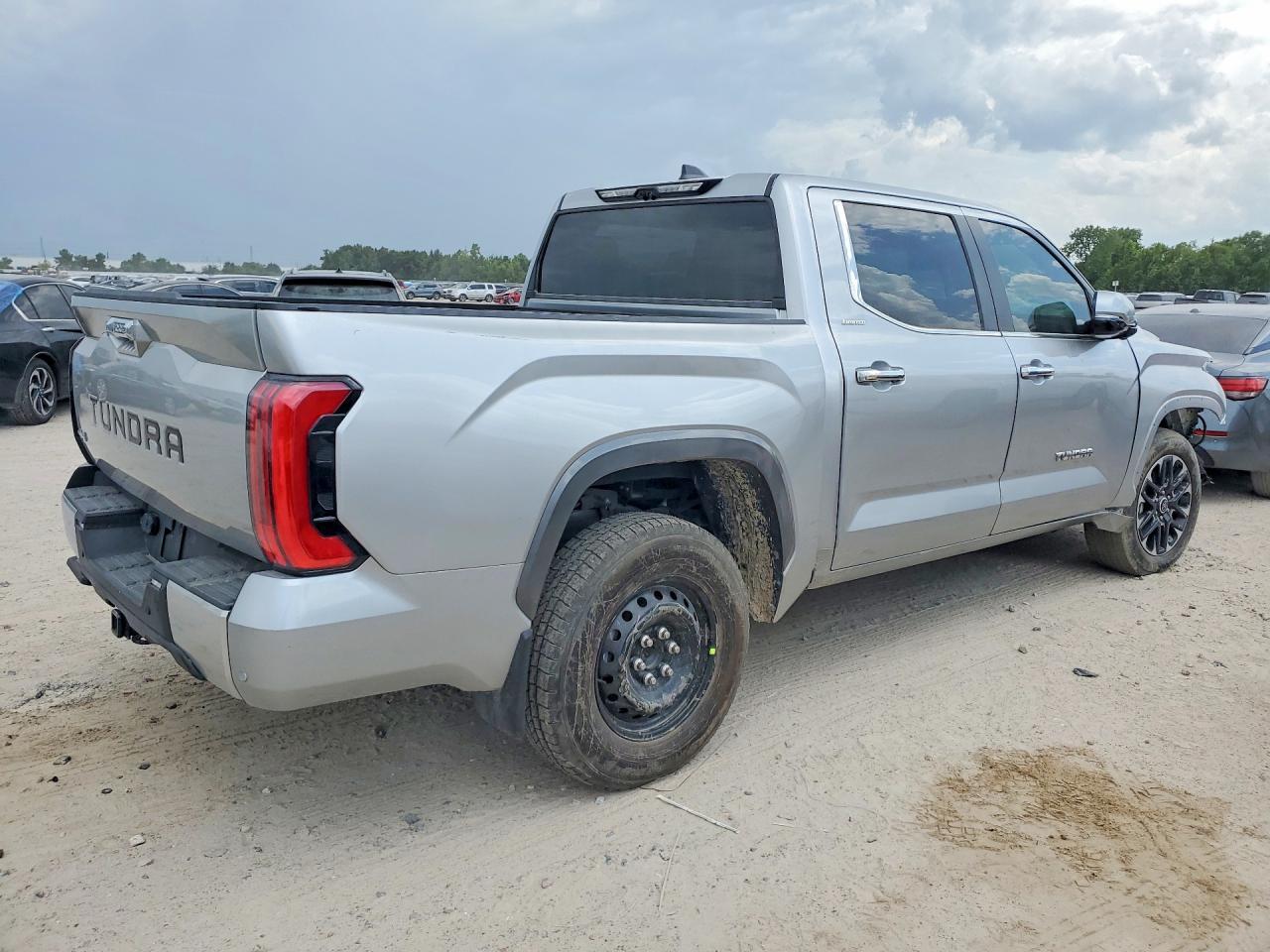 2024 Toyota Tundra Crewmax Limited - zdjęcie 3
