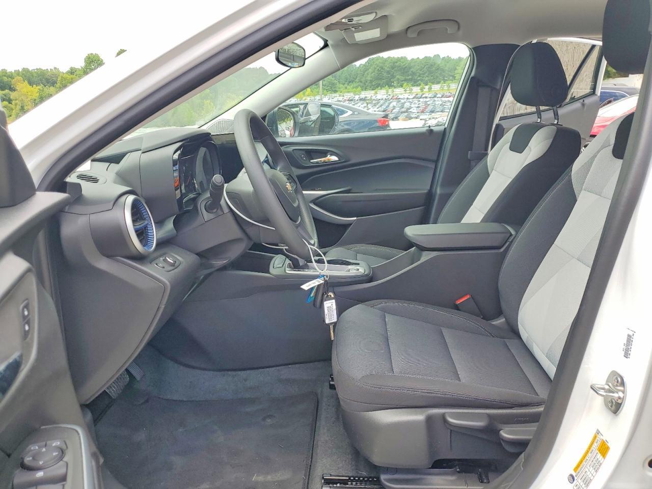 2026 Chevrolet Trax Ls - zdjęcie 7