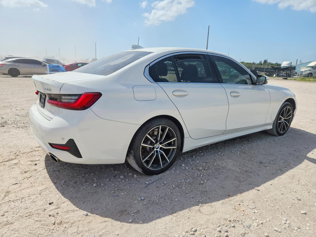 2020 BMW Seria 3 330i - zdjęcie 3