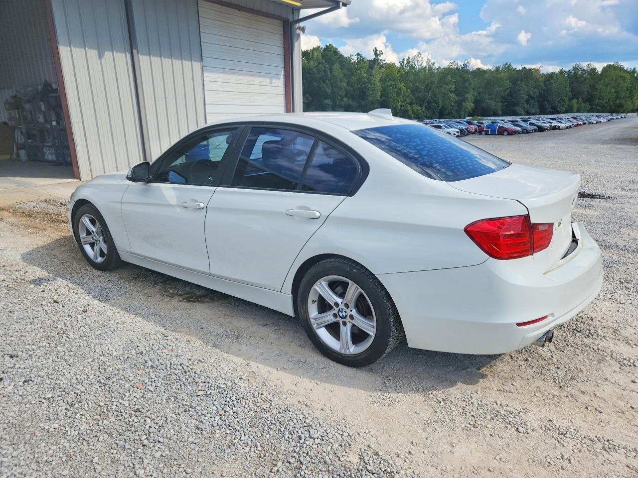 2014 BMW 328 I - zdjęcie 2