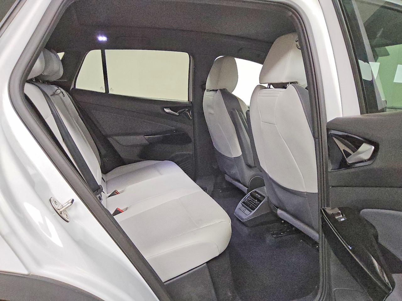 2021 Volkswagen Id.4 Pro S - zdjęcie 11