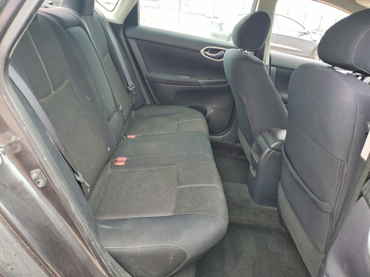 2014 Nissan Sentra S - zdjęcie 10