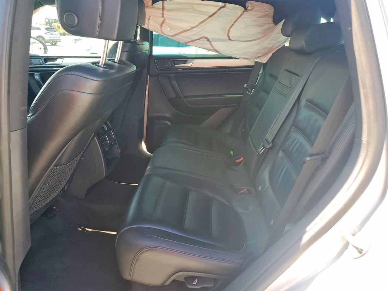 2017 Volkswagen Touareg Wolfsburg - zdjęcie 10