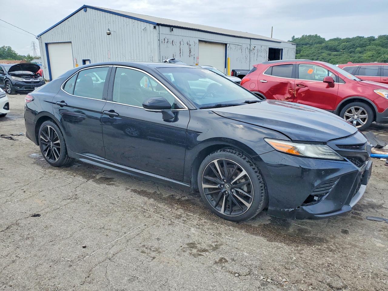 2018 Toyota Camry Xse - zdjęcie 4