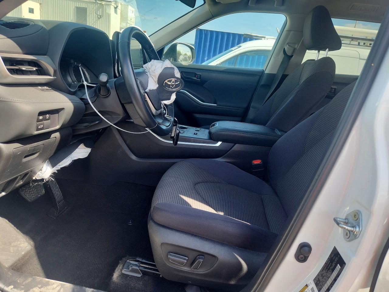 2025 Toyota Highlander Le - zdjęcie 7