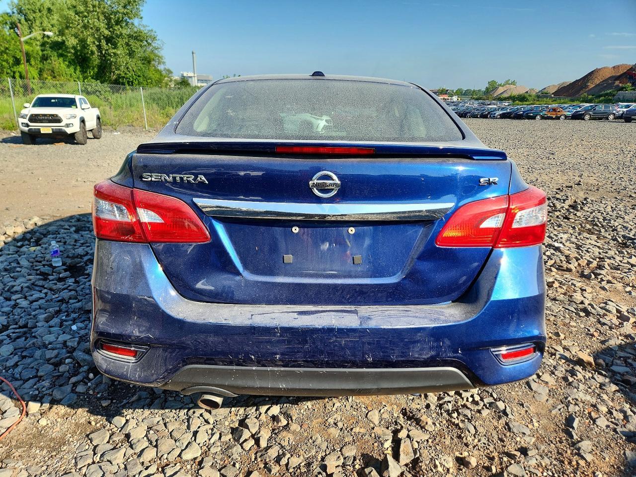 2019 Nissan Sentra Sr - zdjęcie 6