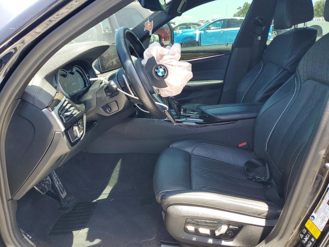 2019 BMW Seria 5 M550i - zdjęcie 7