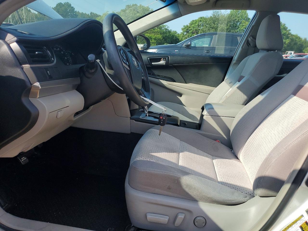 2013 Toyota Camry Le - zdjęcie 7