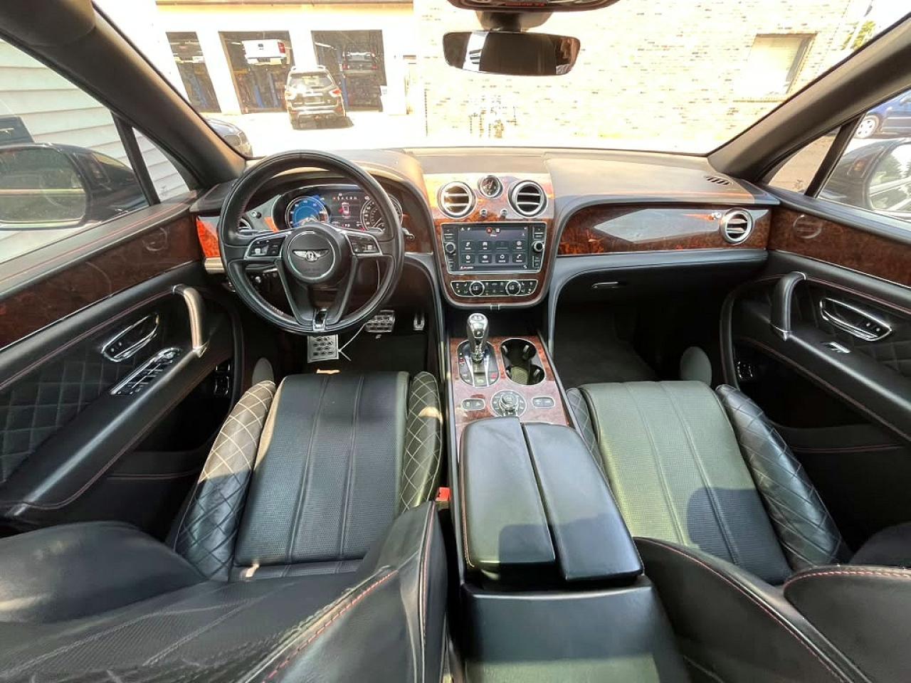 2017 Bentley Bentayga - zdjęcie 11