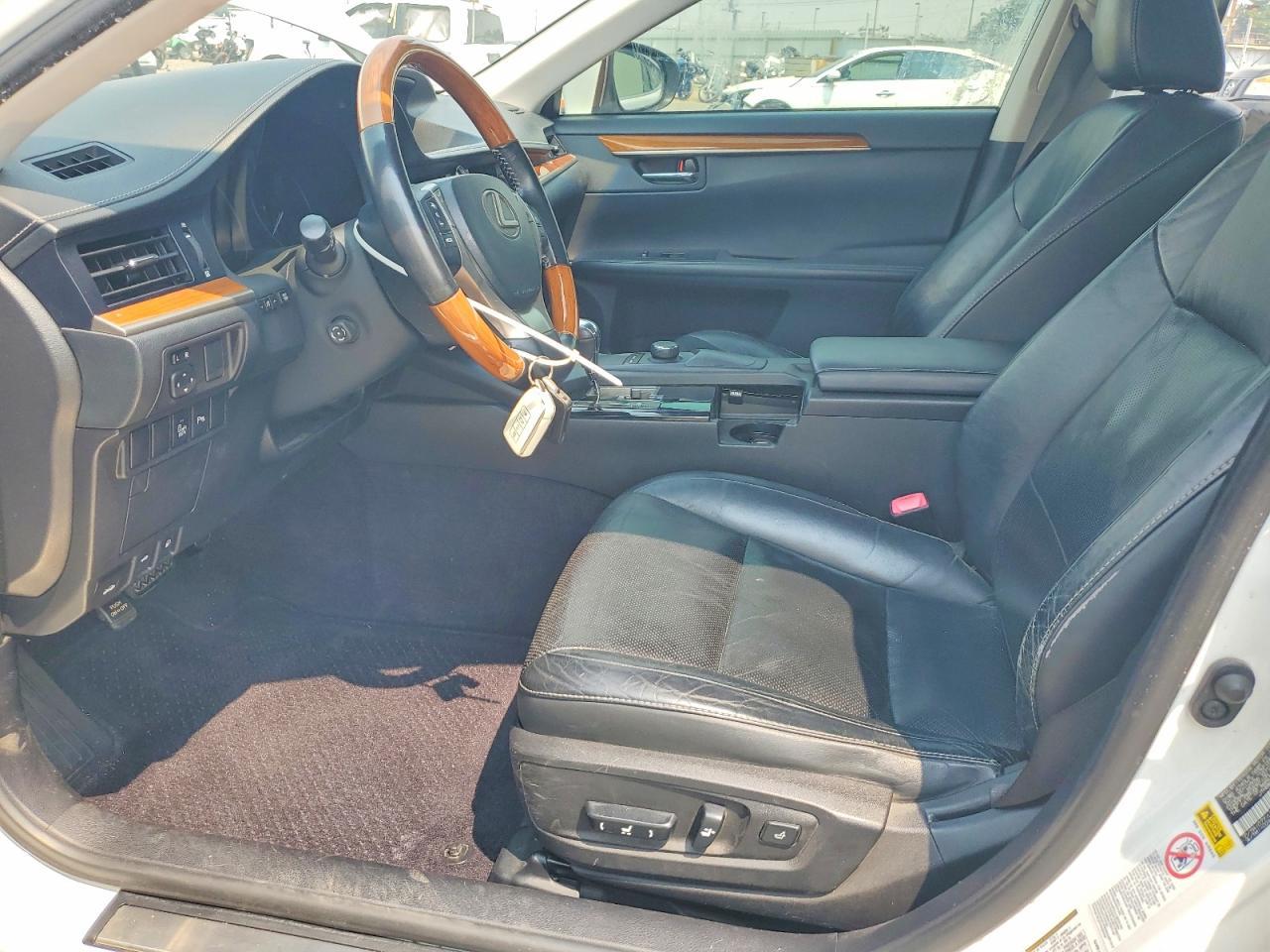 2014 Lexus Es 300H - zdjęcie 7