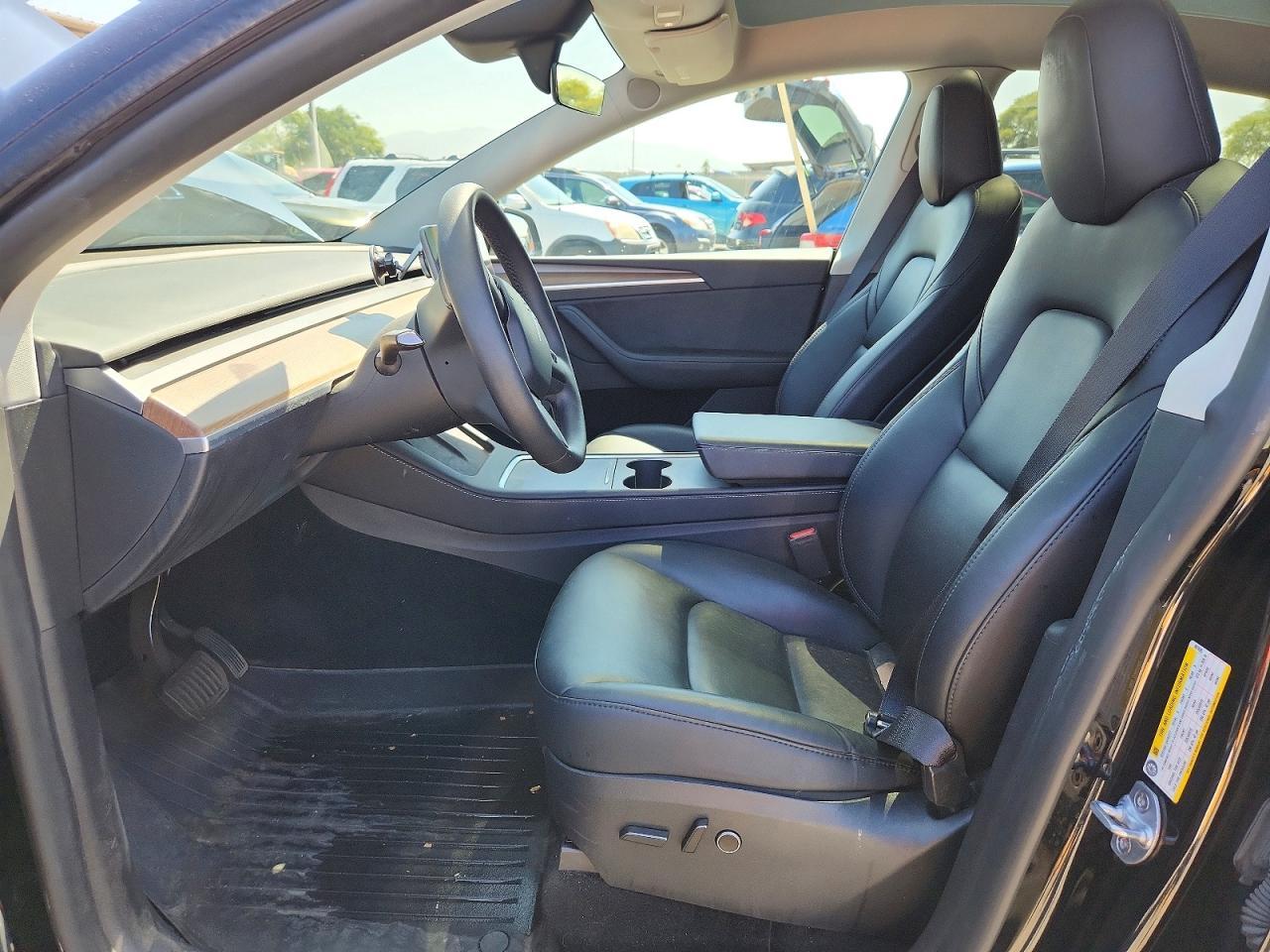 2024 Tesla Model Y - zdjęcie 7