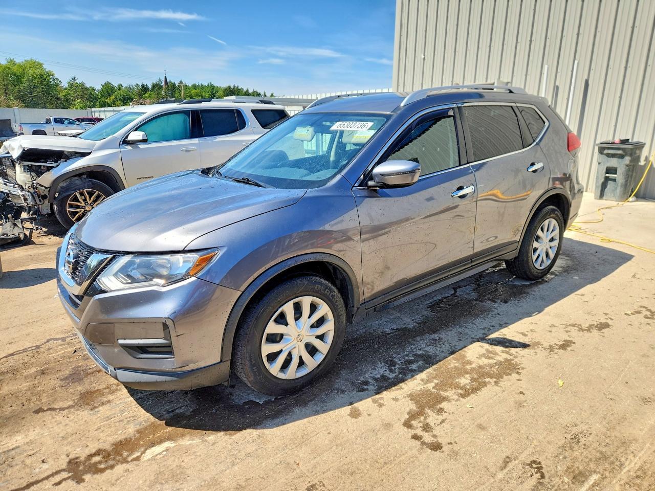 2017 Nissan Rogue S - zdjęcie główne