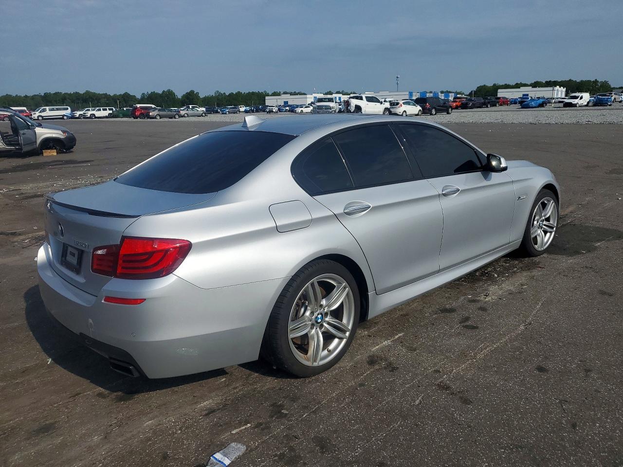 2013 BMW 550 I - zdjęcie 3