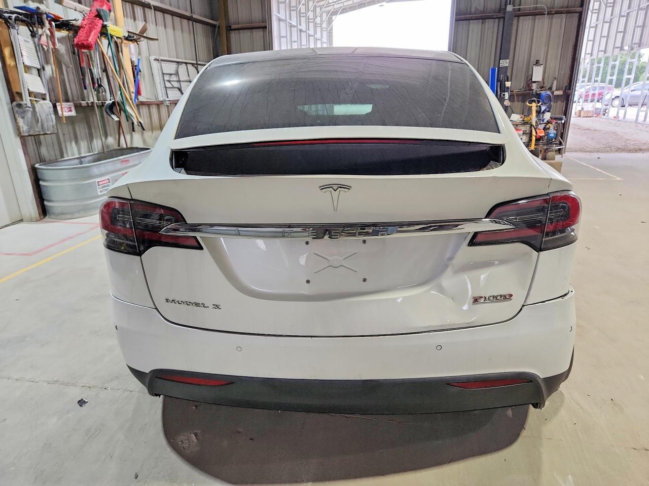 2016 Tesla Model X - zdjęcie 6
