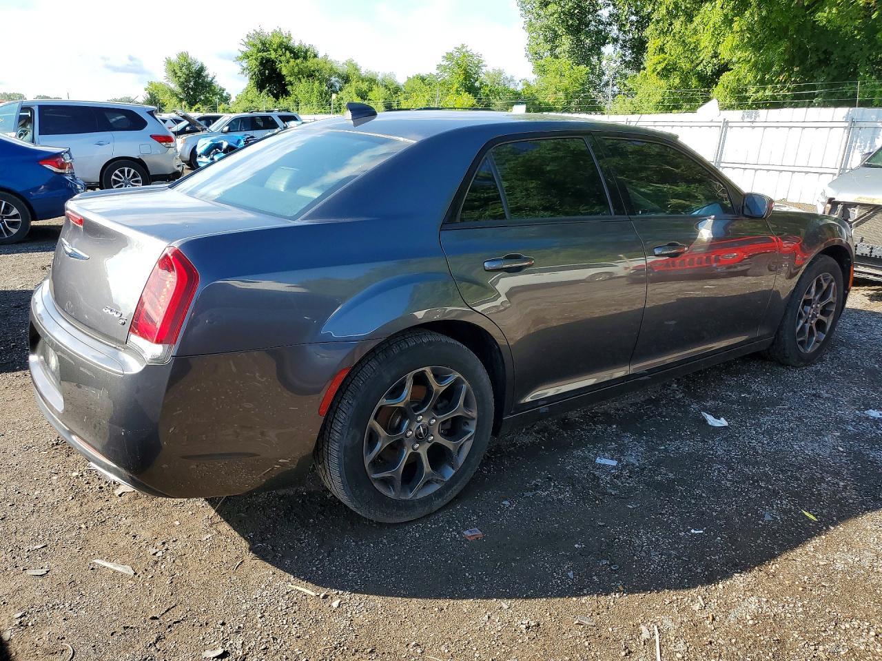 2018 Chrysler 300 S - zdjęcie 3
