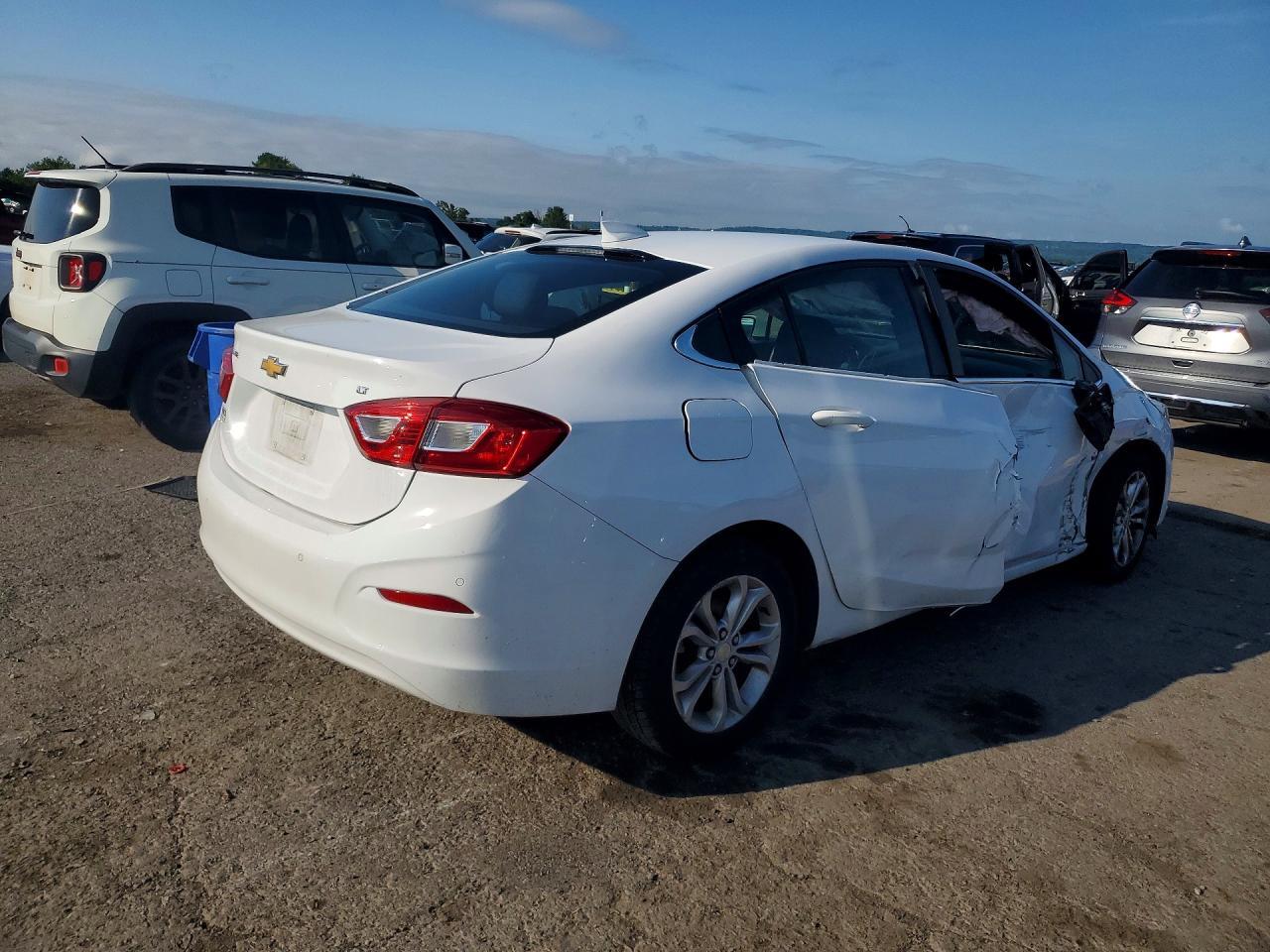 2019 Chevrolet Cruze Lt - zdjęcie 3