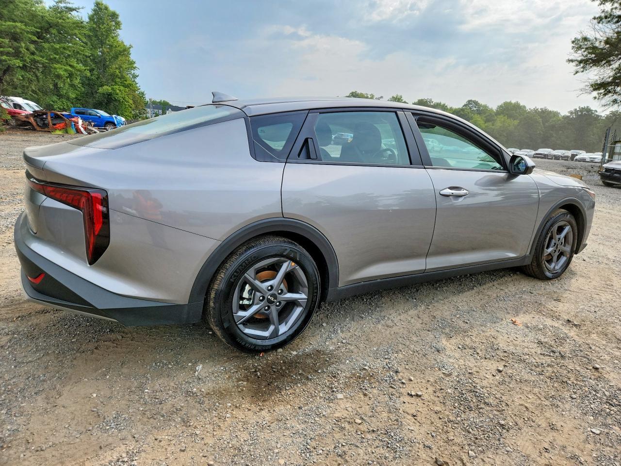 Kia K4 - zdjęcie 3