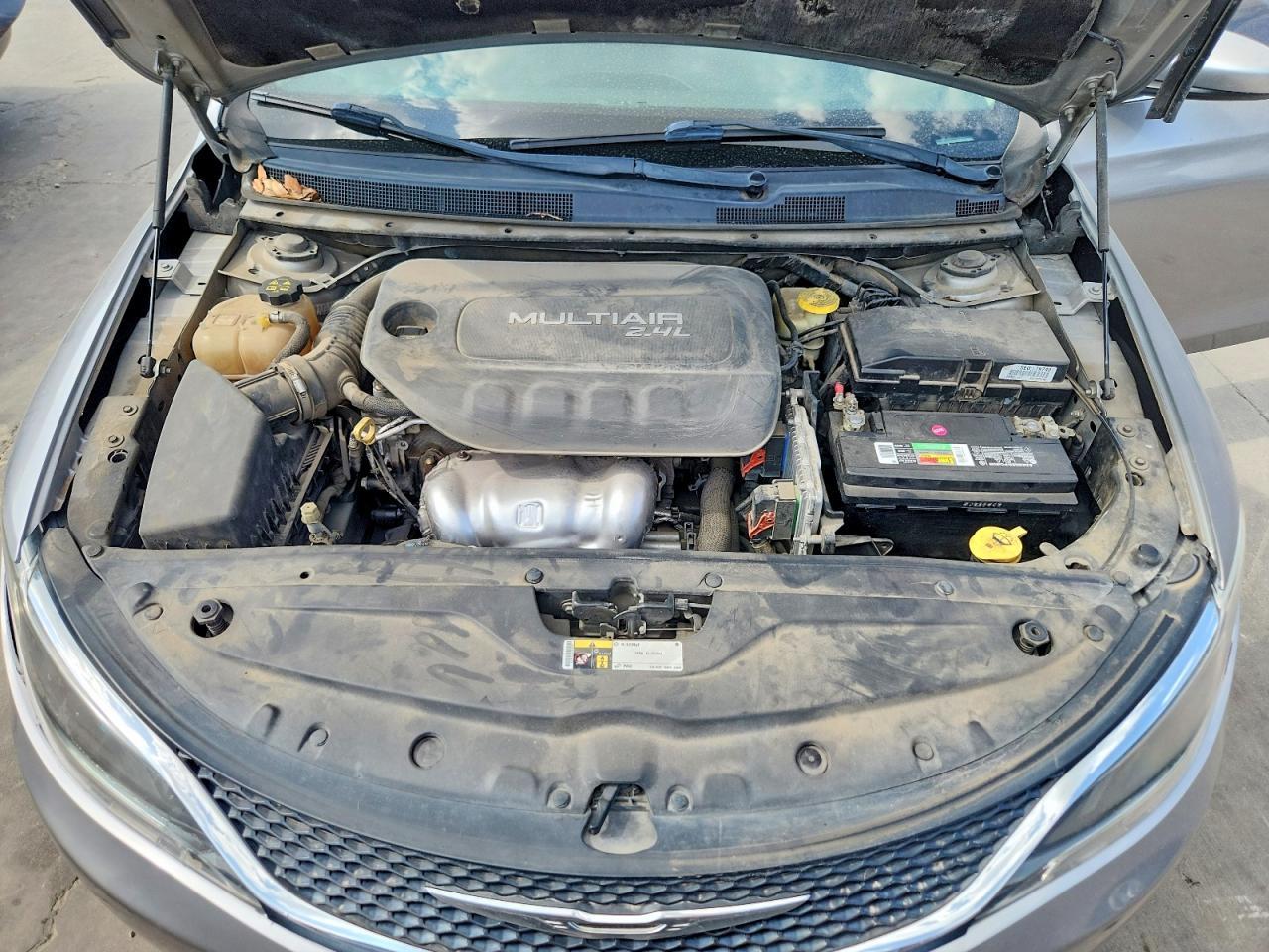 2015 Chrysler 200 Limited - zdjęcie 11