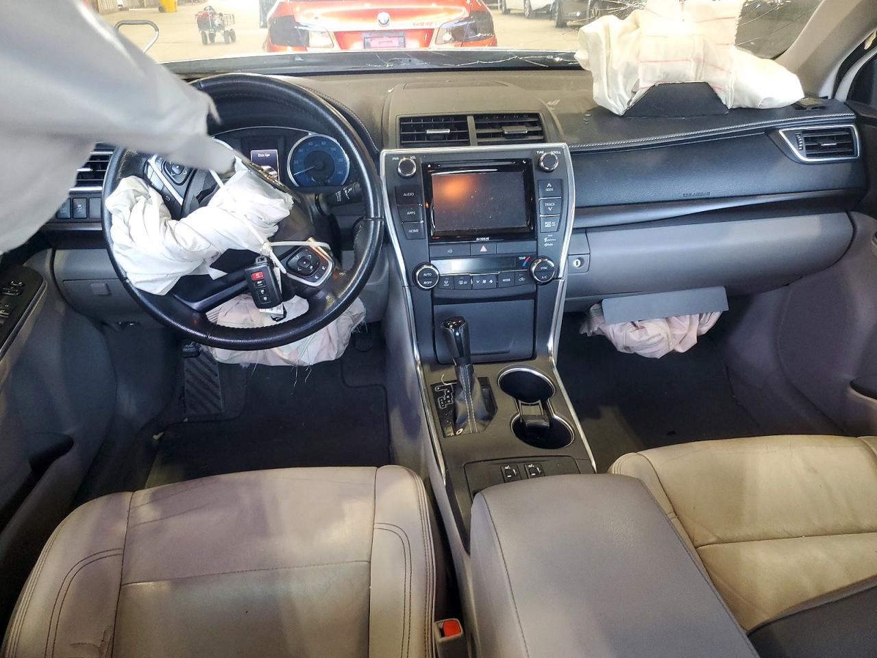 2016 Toyota Camry Xle - zdjęcie 8