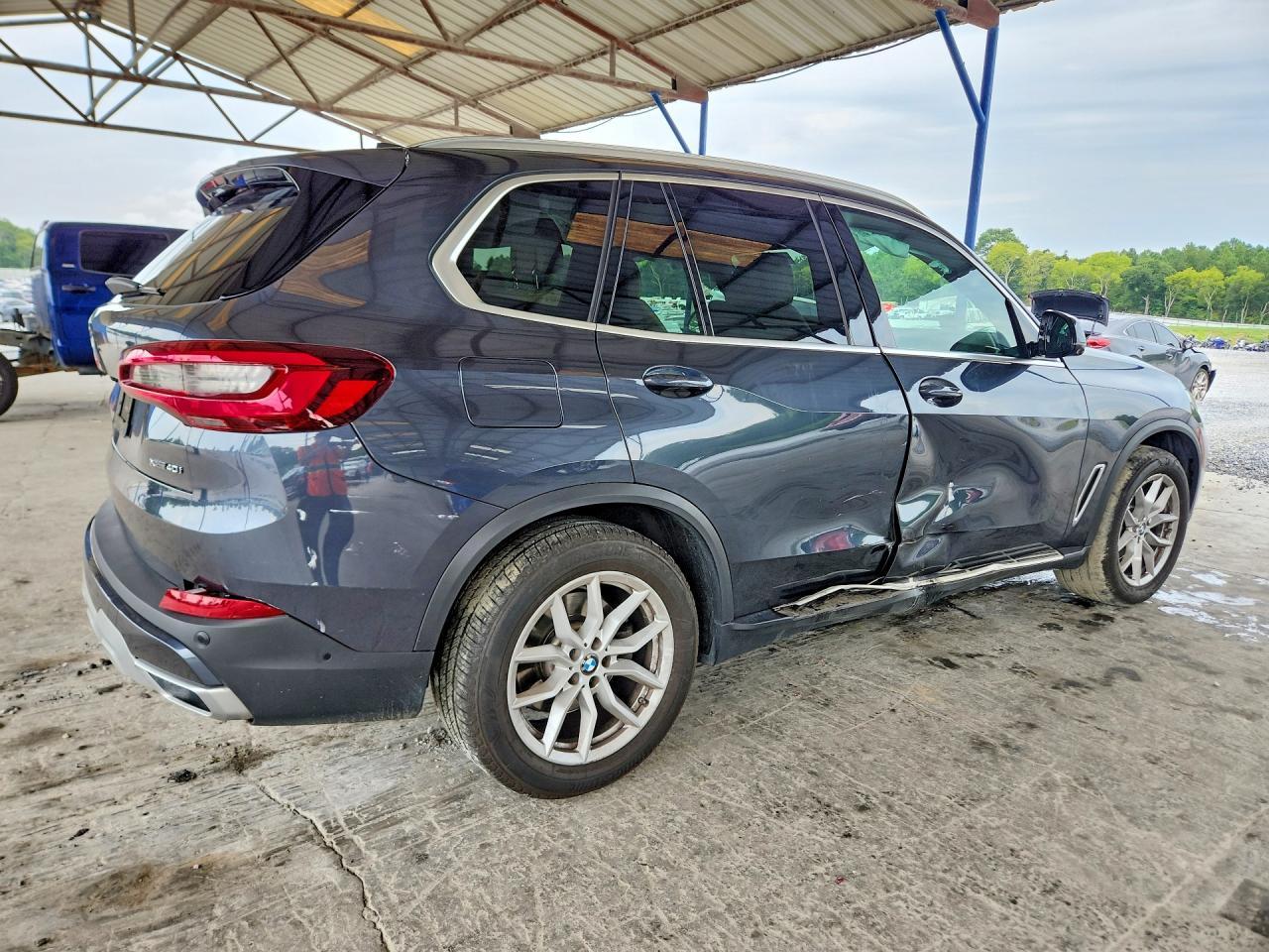 2022 BMW X5 - zdjęcie 3