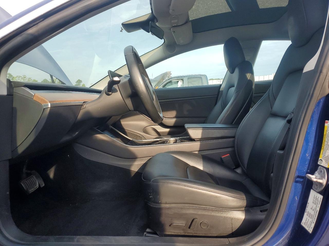 2019 Tesla Model 3 - zdjęcie 7