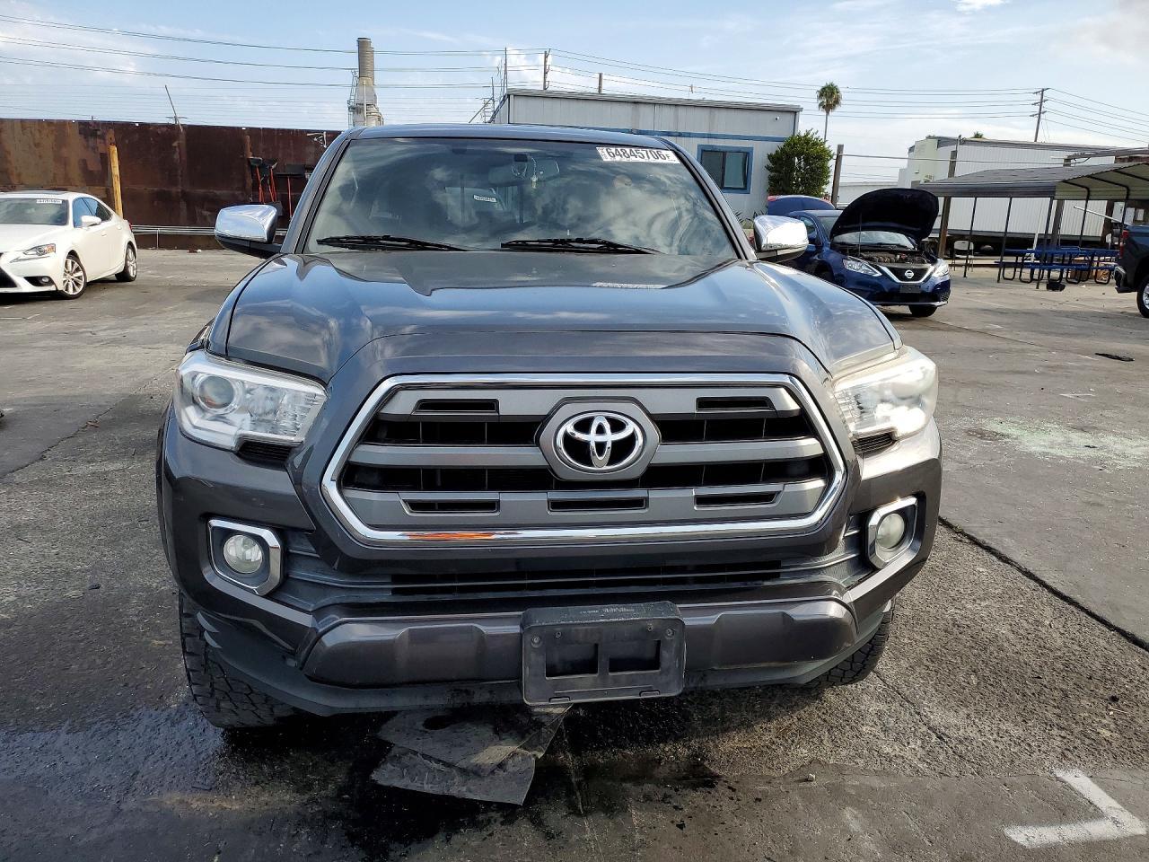 2017 Toyota Tacoma Limited - zdjęcie 5