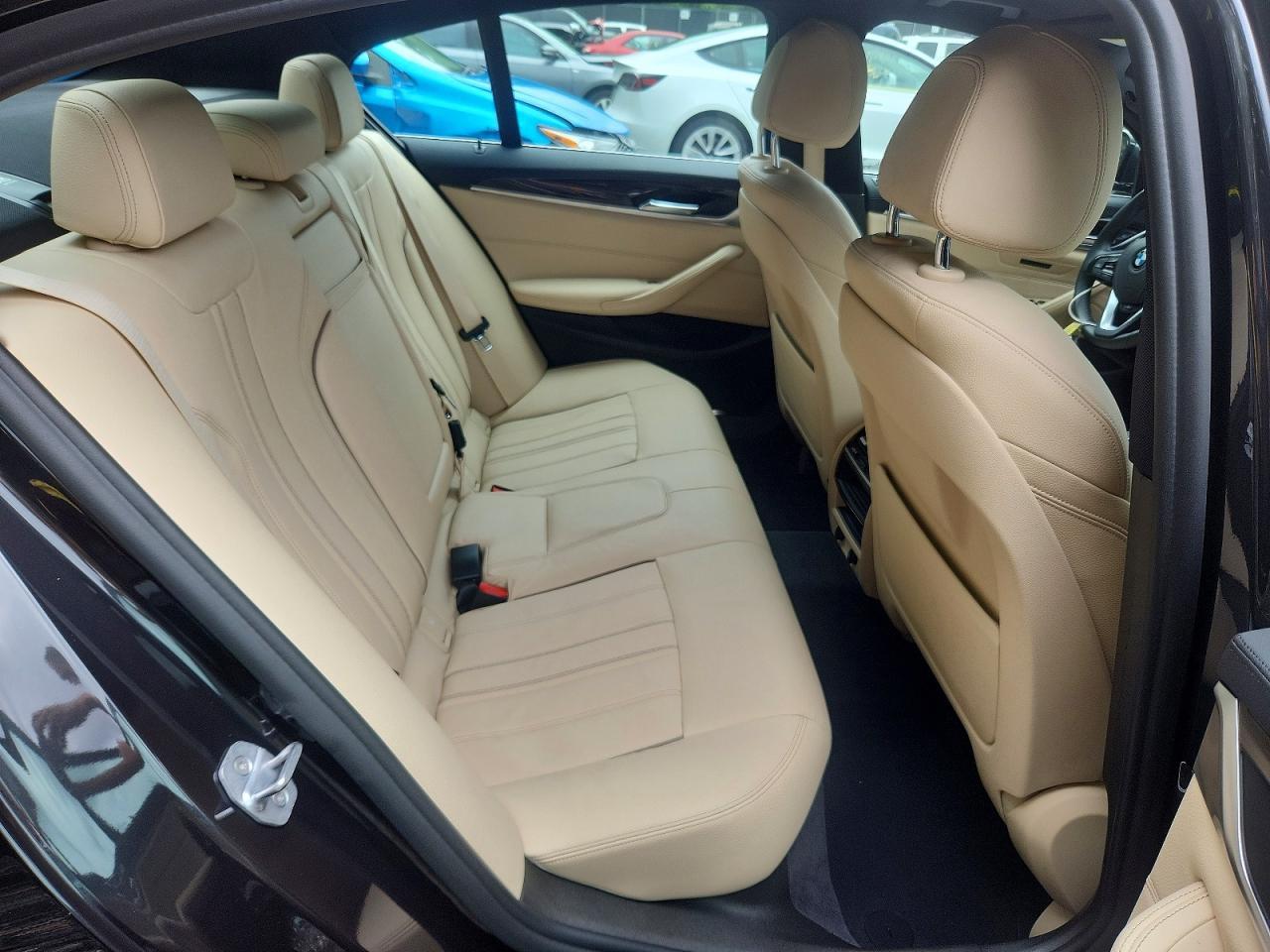 2018 BMW Seria 5 540i - zdjęcie 10