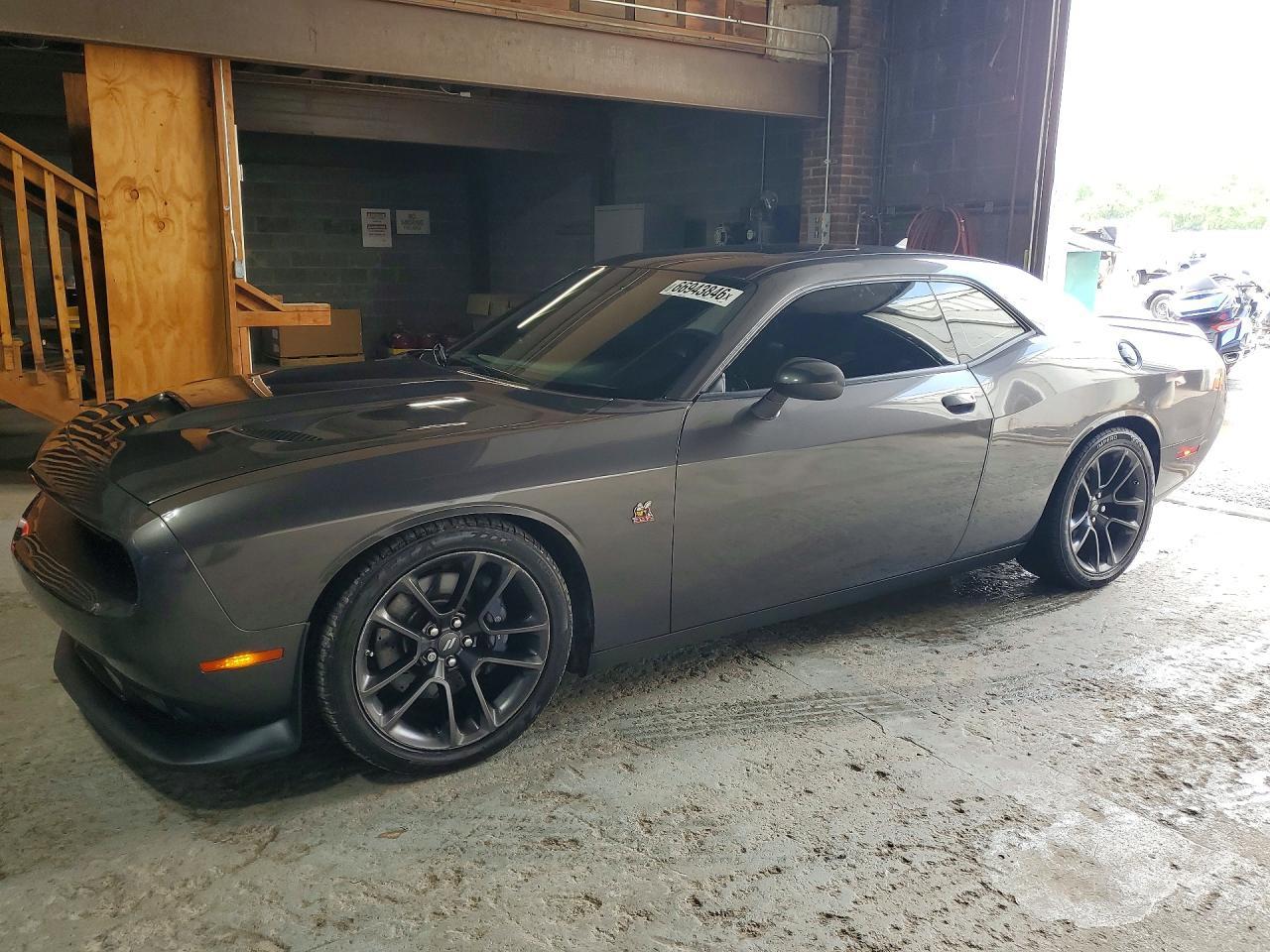 2021 Dodge Challenger R/T Scat Pack - zdjęcie główne