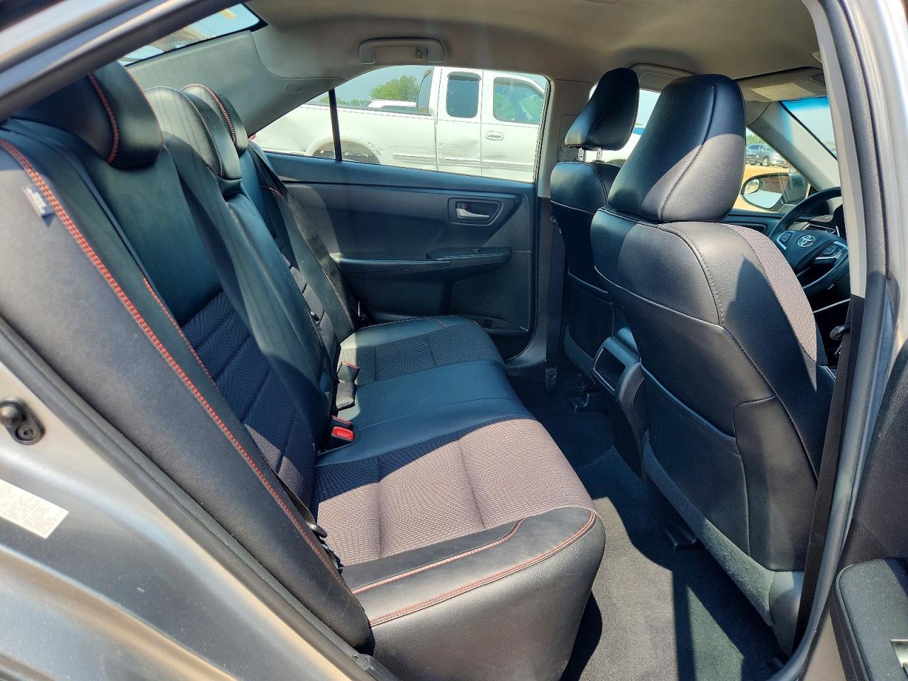 2017 Toyota Camry Se - zdjęcie 10