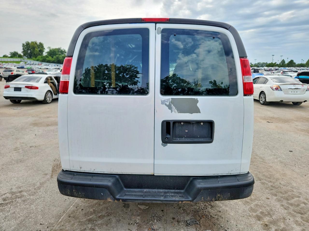 2013 Chevrolet Express G1500 - zdjęcie 6