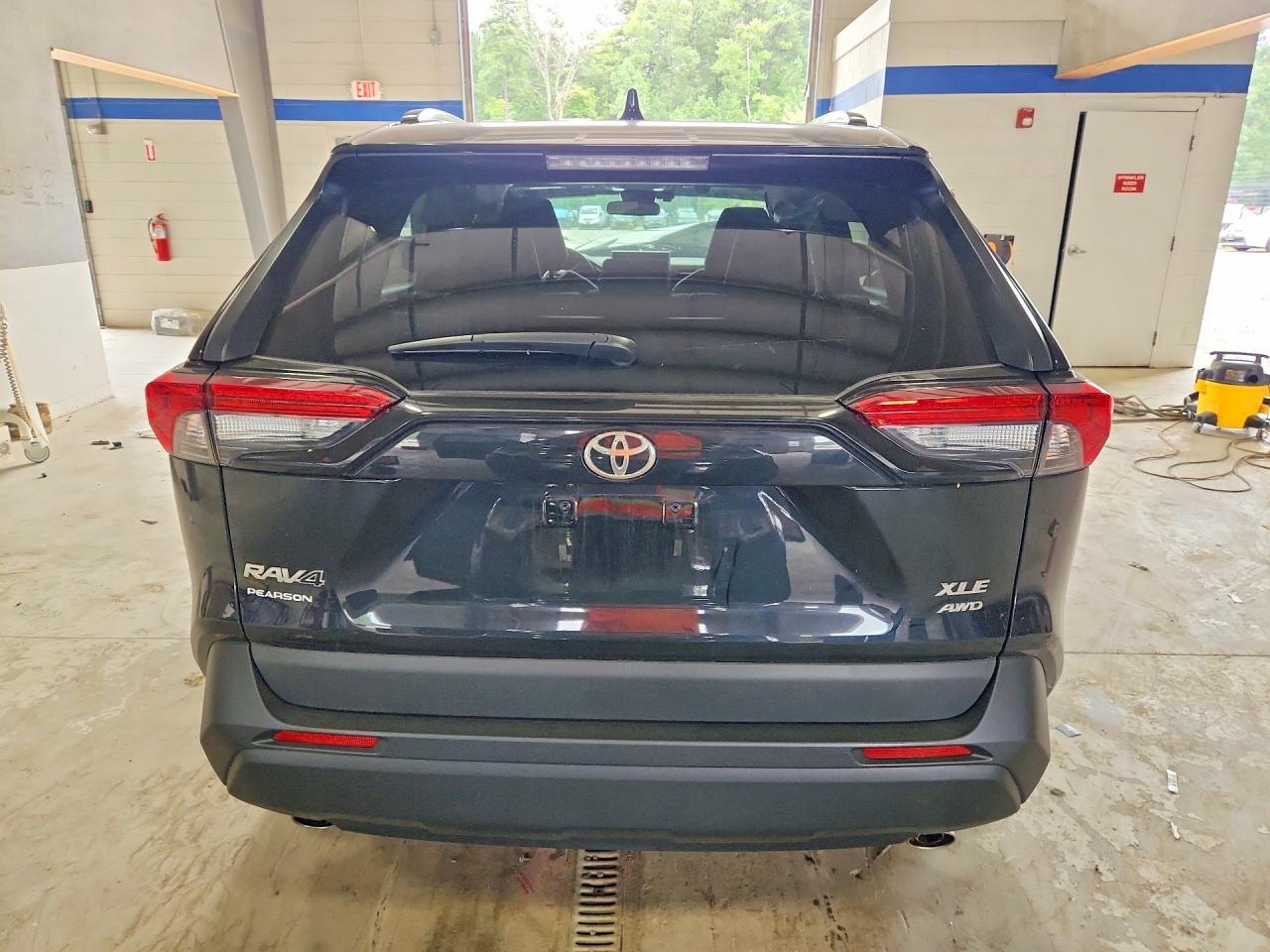 2025 Toyota Rav4 Xle Premium - zdjęcie 6