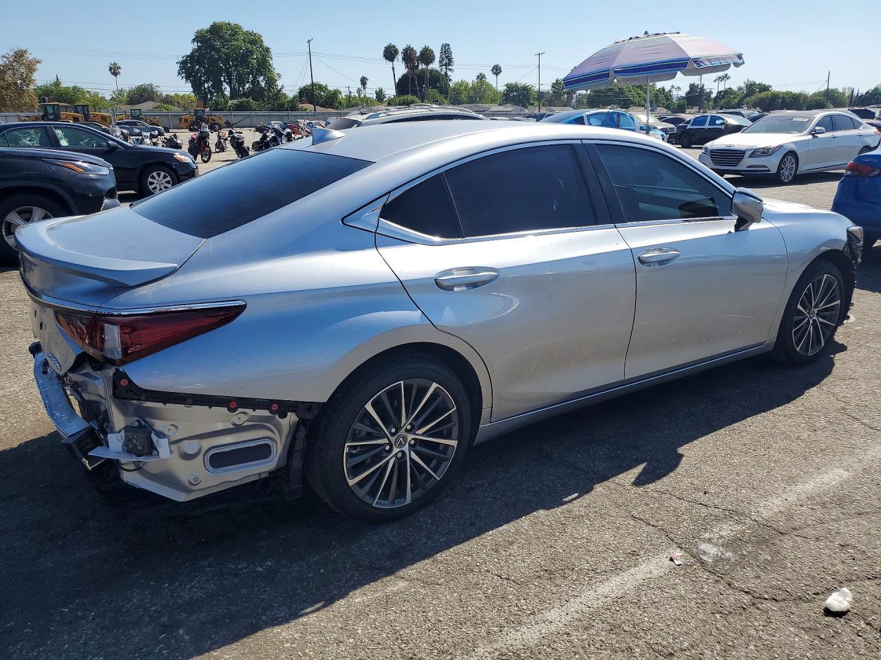 2022 Lexus Es 300H Base - zdjęcie 3