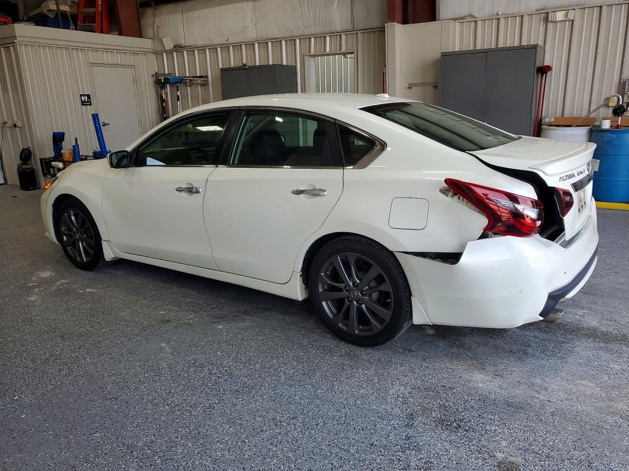 2018 Nissan Altima 2.5 Sr - zdjęcie 2