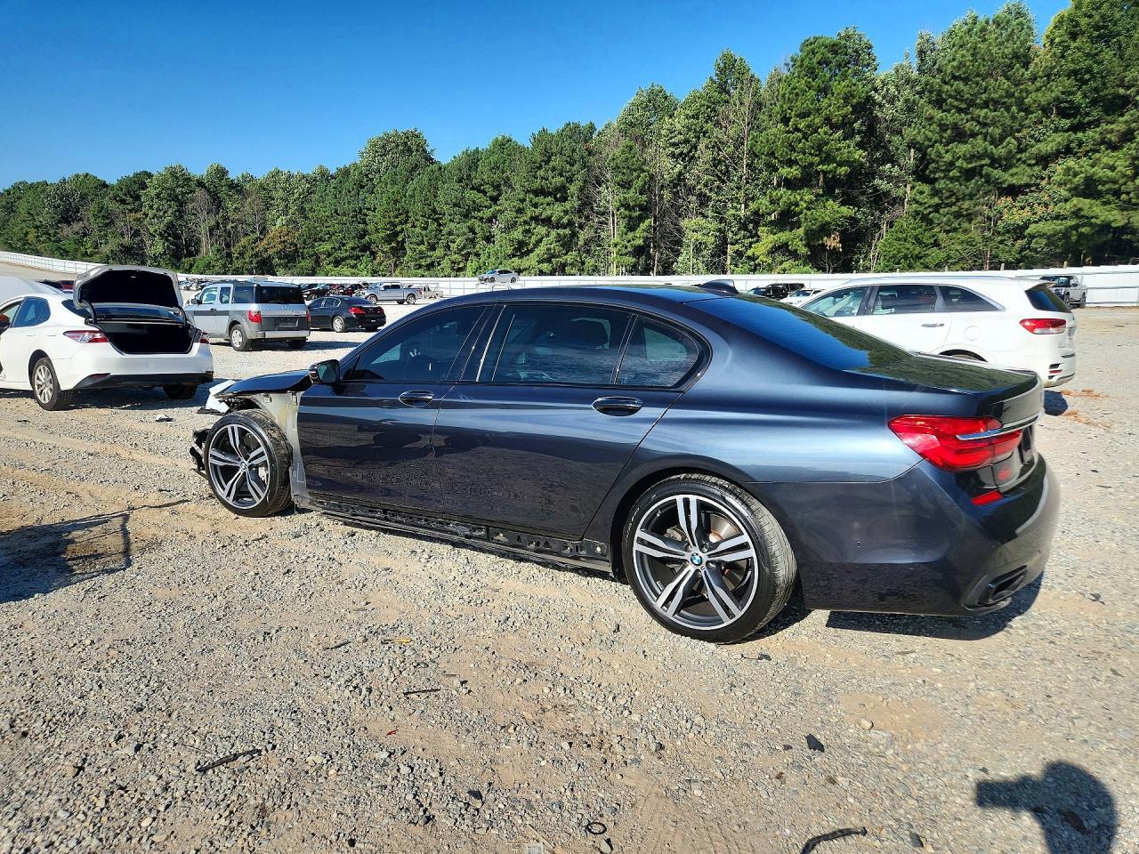 2017 BMW Seria 7 B7 - zdjęcie 2